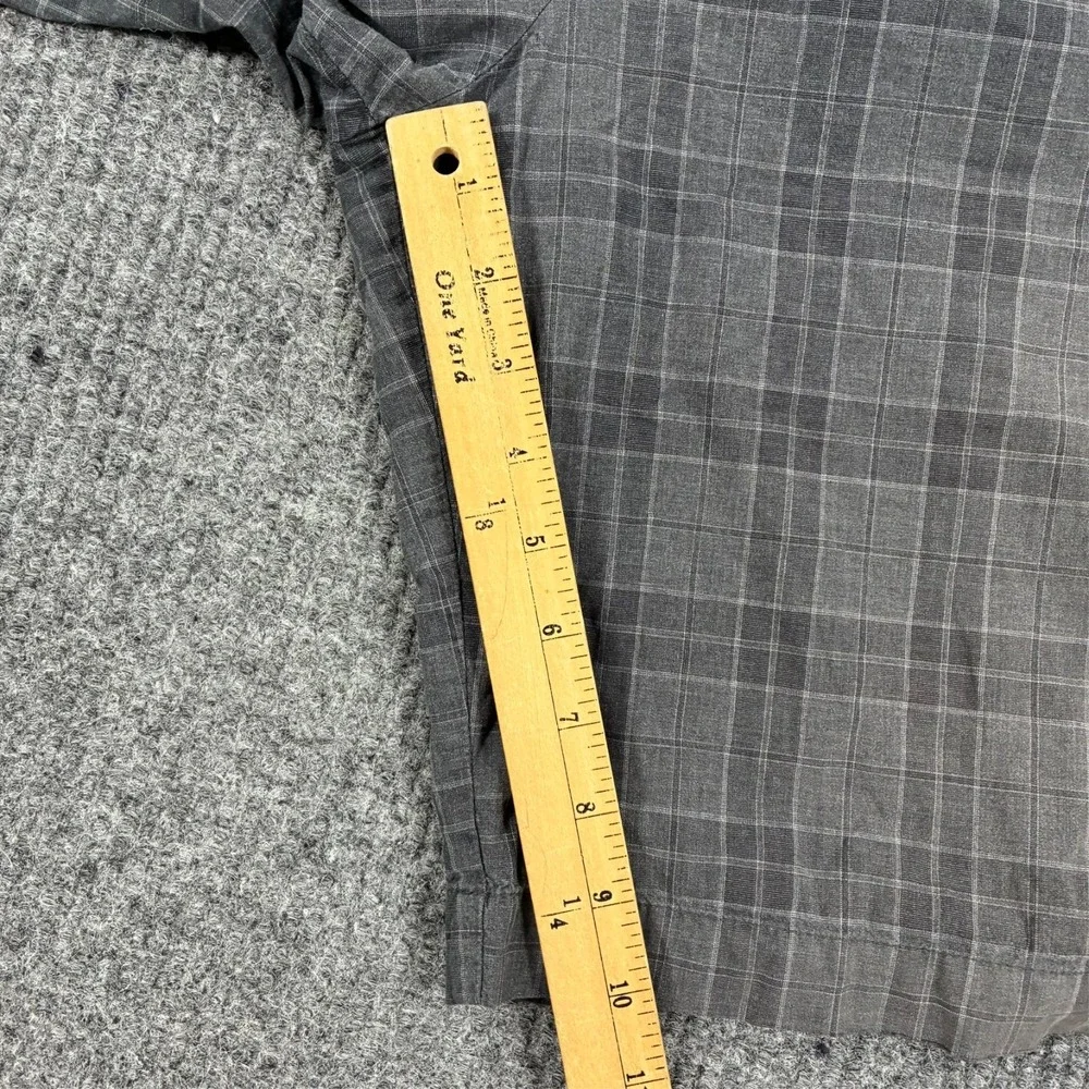 Banana Republic Mens Shorts Size 35 Gray Plaid Flat Front 100% Cotton Casual